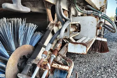 Used 1999 ELGIN PELICAN SERIES P Street Sweeper Michigan US | Proxy Equipment #1385104