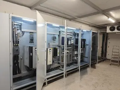 2500mm x 25mm x 80,000 Lb Cut to Length Line