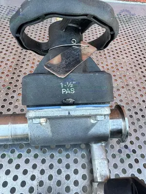 USED 2- ITT PURE FLO RA25MAX DIAPHRAGM VALVE  W/ 1 1/2" TO 3/4" SANITARY FITTING