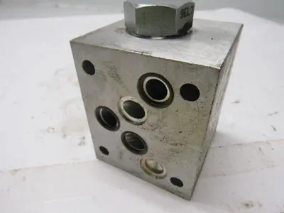 Dynex S8640-D05-P-V-20 Inlet Pressure Check Sandwich Valve