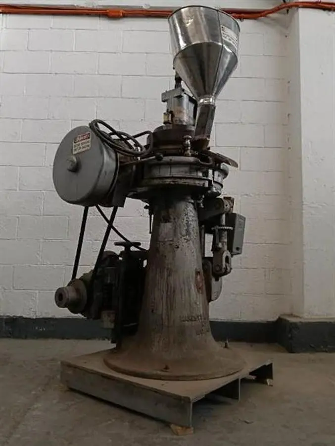 Manesty model D3A 16 station tablet press