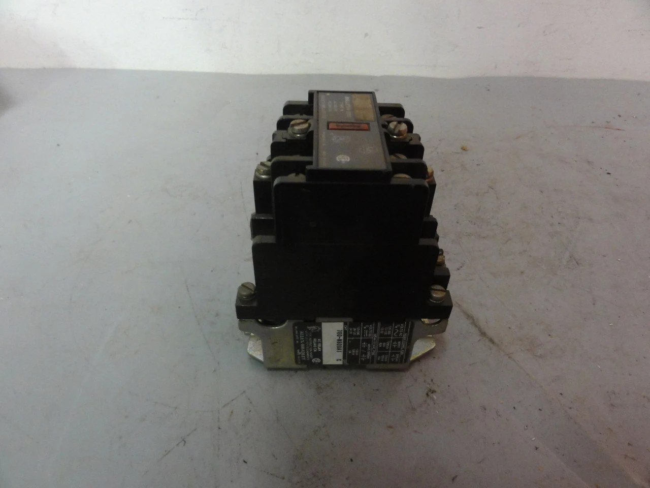 USED ALLEN BRADLEY 700-N800A1