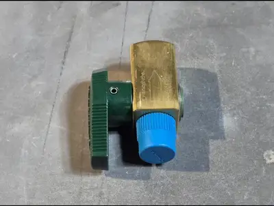 NEW SWAGELOK B-4P4T5