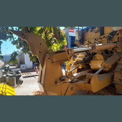 USED 2012 CATERPILLAR D11T