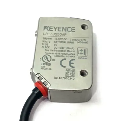 USED KEYENCE RECTANGULAR SELF CONTAINED CMOS LASER SENSOR 250MM