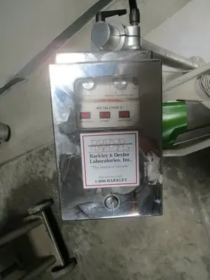 Barkley & Dexter Metal Tracker / Metal Detector for pharma or other uses