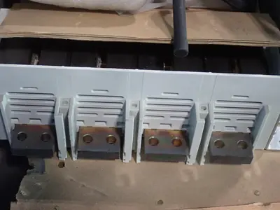 Eaton Molded Case Circuit Breaker Assembly