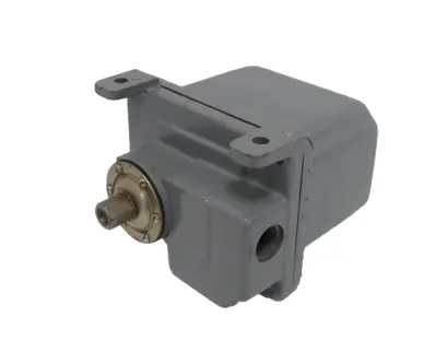 NEW SQUARE D 9013-GSW-2 PRESSURE SWITCH SER.C 9013GSW2