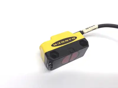 New | in-Stock Banner Engineering 300 mm Diffuse Laser Sensor Photoelectric Sensors Michigan US | Maverick Industrial Sales #1395841