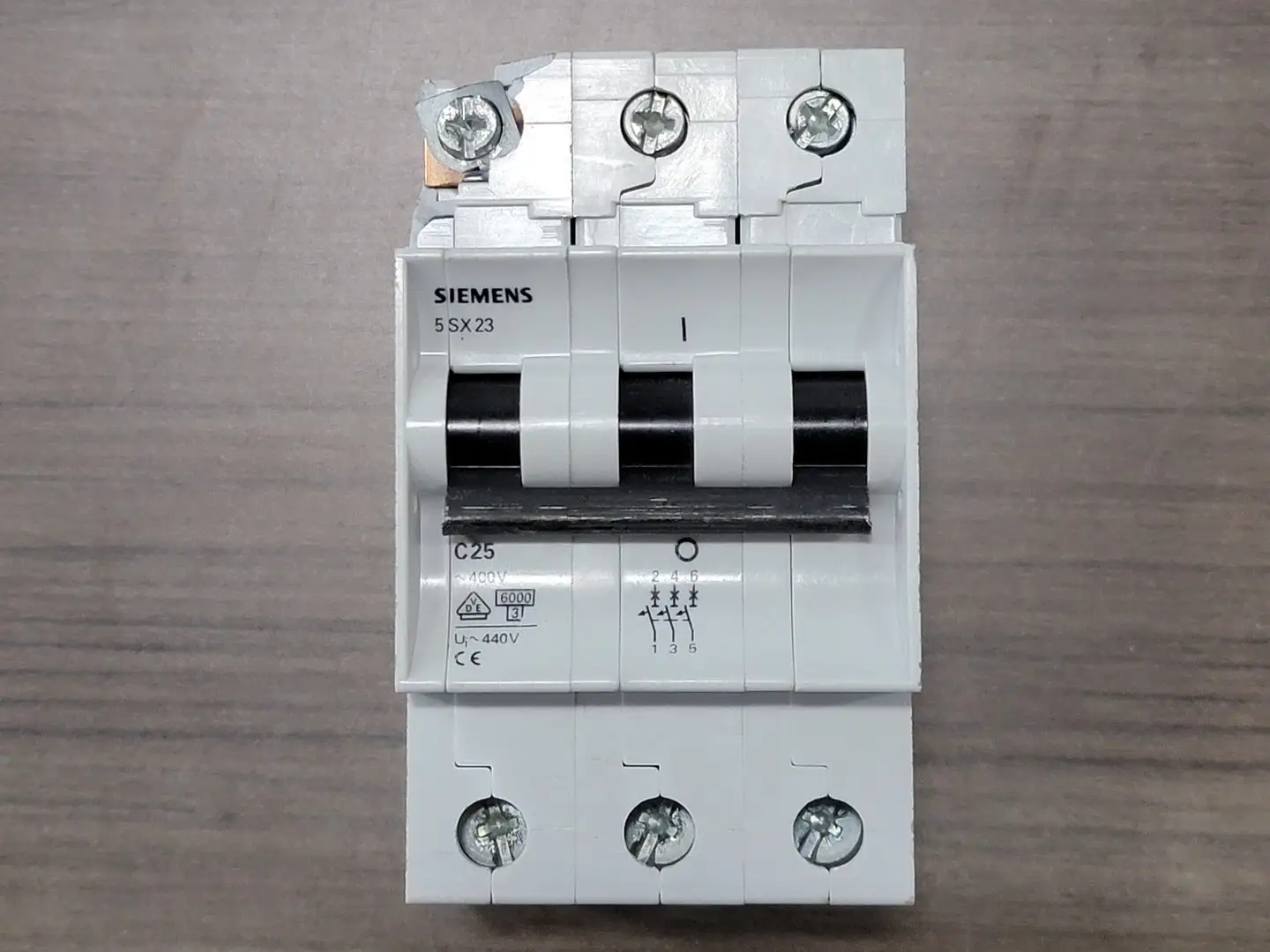 Used SIEMENS 5SX23-C25 Switchgears British Columbia CA | Lenmark #242688