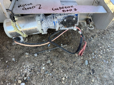 Swenson Stainless Steel Pickup Truck Salter. Motor is good, gearbox is bad. Municipality owned, load...