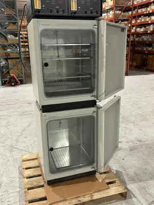Used Nuaire Auto Flow CO2 Water Jacketed Incubator Lab Incubators Michigan US | Maverick Industrial Sales #1487641