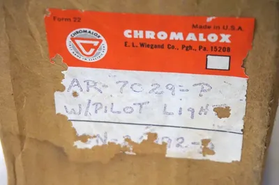 NEW CHROMALOX AR-7029-P THERMOSTAT WITH PILOT LIGHT AR7029P