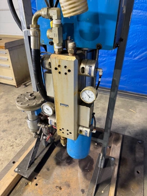 SEALANT EQUIPMENT & ENGINEERING Dispensing Pump Sealant Pump | K.B. Industries LLC (6)