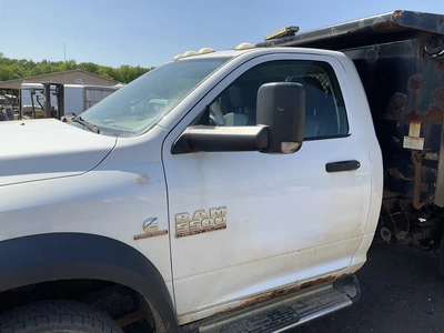 USED 2014 RAM CHASSIS 5500