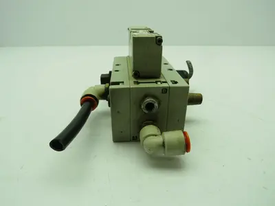 Numatics 061BA400M Solenoid Valve w/ Manifold Base