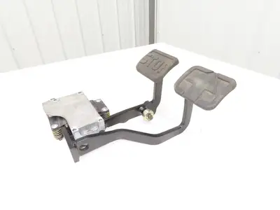 Linde Forklift Brake & Accelerator Pedal W/Potentiometer Removed From E20C