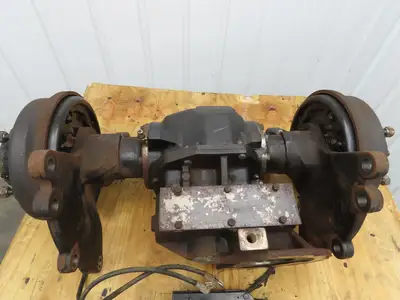 Yale ERC060GHN36TE084 Forklift Dual-Wheel Front Drive Axle 6 Lug Assembly