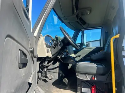 Used 2011 INTERNATIONAL 4400 Cab Chassis trucks Washington US | Puget Sound Truck Sales #1546515