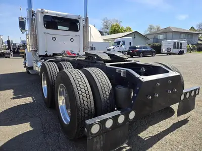 USED 2020 PETERBILT 389