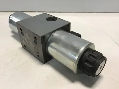 USED MANNESMANN REXROTH 4WE10J31CG24N9Z4