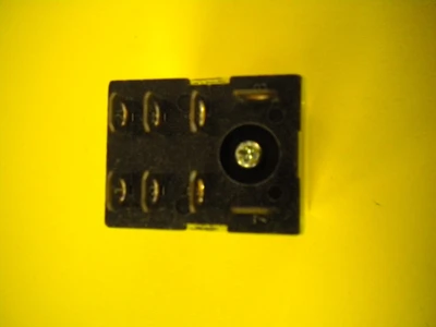 USED OMRON LY2