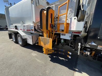 Used 2018 PETERBILT 520 Garbage trucks California US | Big Truck & Equipment #1412196