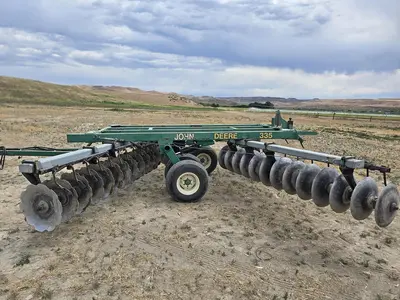 USED JOHN DEERE 335