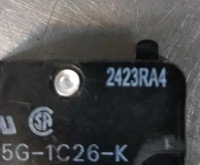 OMRON V-15G-1C26-K Limit Switch 15A 1/2HP 125 250VAC Loc4D28