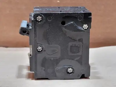 15 Amp 2 Pole 120/240 Volts Circuit Breaker