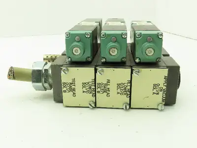 Numatics 082SS415M046P61  3-Station Flexiblock Manifold 24VDC Solenoid Valves