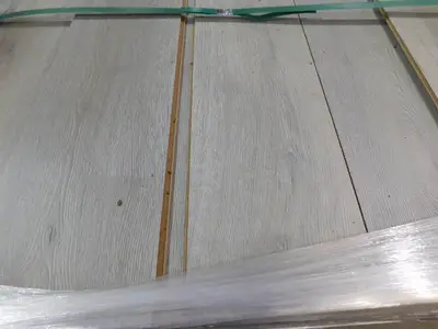 Full Pallet of Laminate Flooring – Mohawk Brand