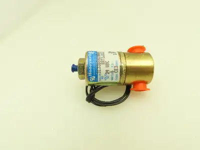 Honeywell Skinner 3133BBN1NN00 Solenoid Valve 3-Way NC 24VDC 20 PSI 1/8" NPT