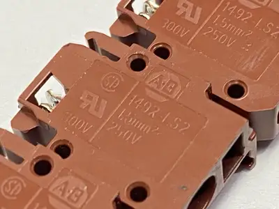 1492-LS2-BR | Allen Bradley  Internally Jumpered Distribution Block Brown LOT OF 20 - Used
