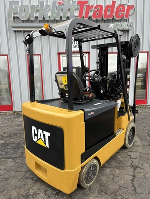 USED 2007 CAT E6000
