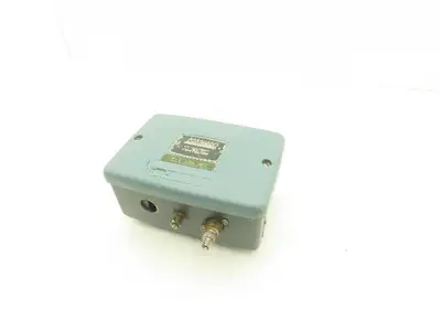 Foxboro E92-FFN2H Air To Current Converter 63-100VDC 15PSI 10-5ma Style A