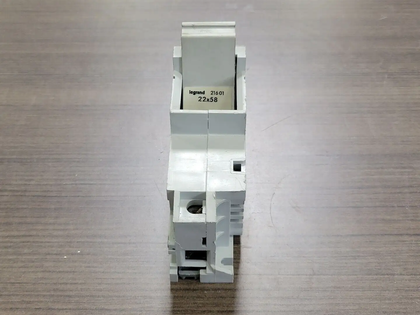 USED LEGRAND 216 01