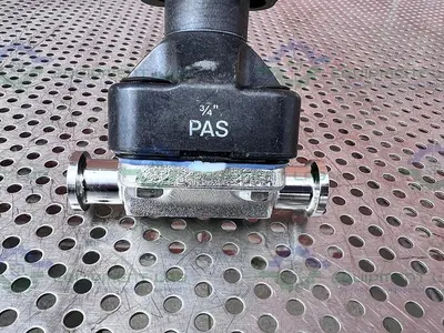 USED ITT PURE FLO .75-316L-RA25MAX-CWP150 DIAPHRAGM VALVE W/ 3/4" SANITARY FITTING