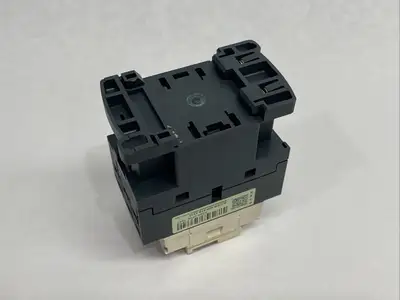 Used SCHNEIDER ELECTRIC TESYS CONTACTOR 3-POLE 9A PLC Contactors | Maverick Industrial Sales #1099131