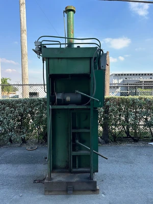 USED BALERS 48" X 30" X 48" TALL BALES