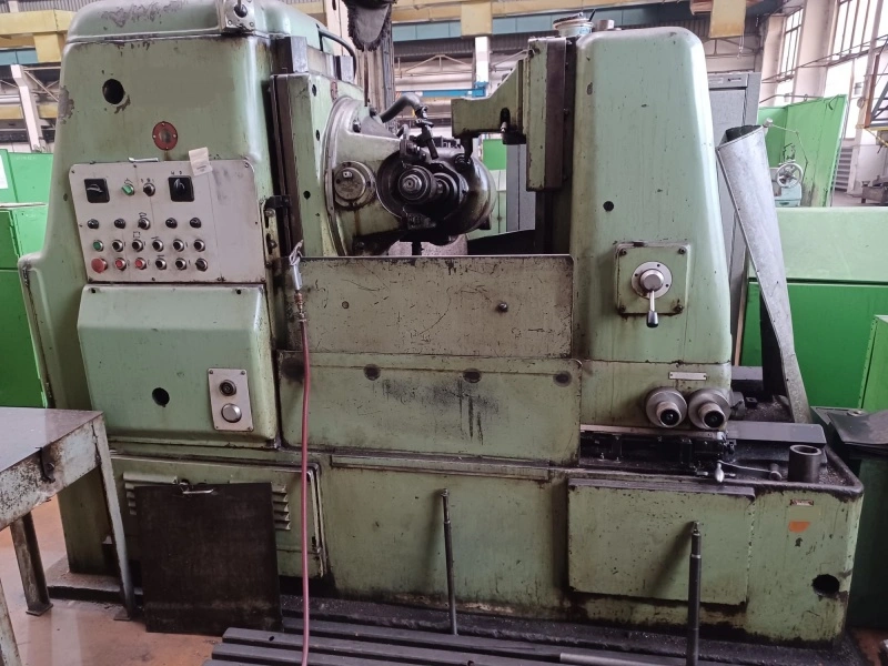 KOMSOMOLETZ Gear Hobber, in good used condition