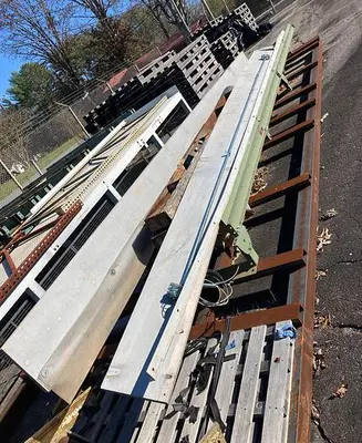 USED LOGAN POWER-BELT TROUGH SCRAP-CONVEYOR
