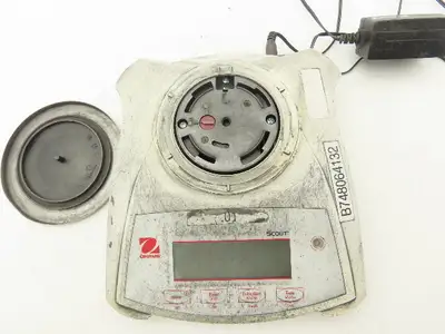 Ohaus Scout SPX622 Precision Analytical Balance Weigh Scale 620 Grams Portable