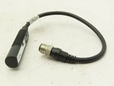 Eaton 13104RQD03 Photoelectric Sensor 15-30VDC 1.5A 18mm Range