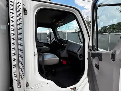 Used 2019 FREIGHTLINER M2 106 Tractors & Trailers Florida US | Truck and Van Outlet #1506258