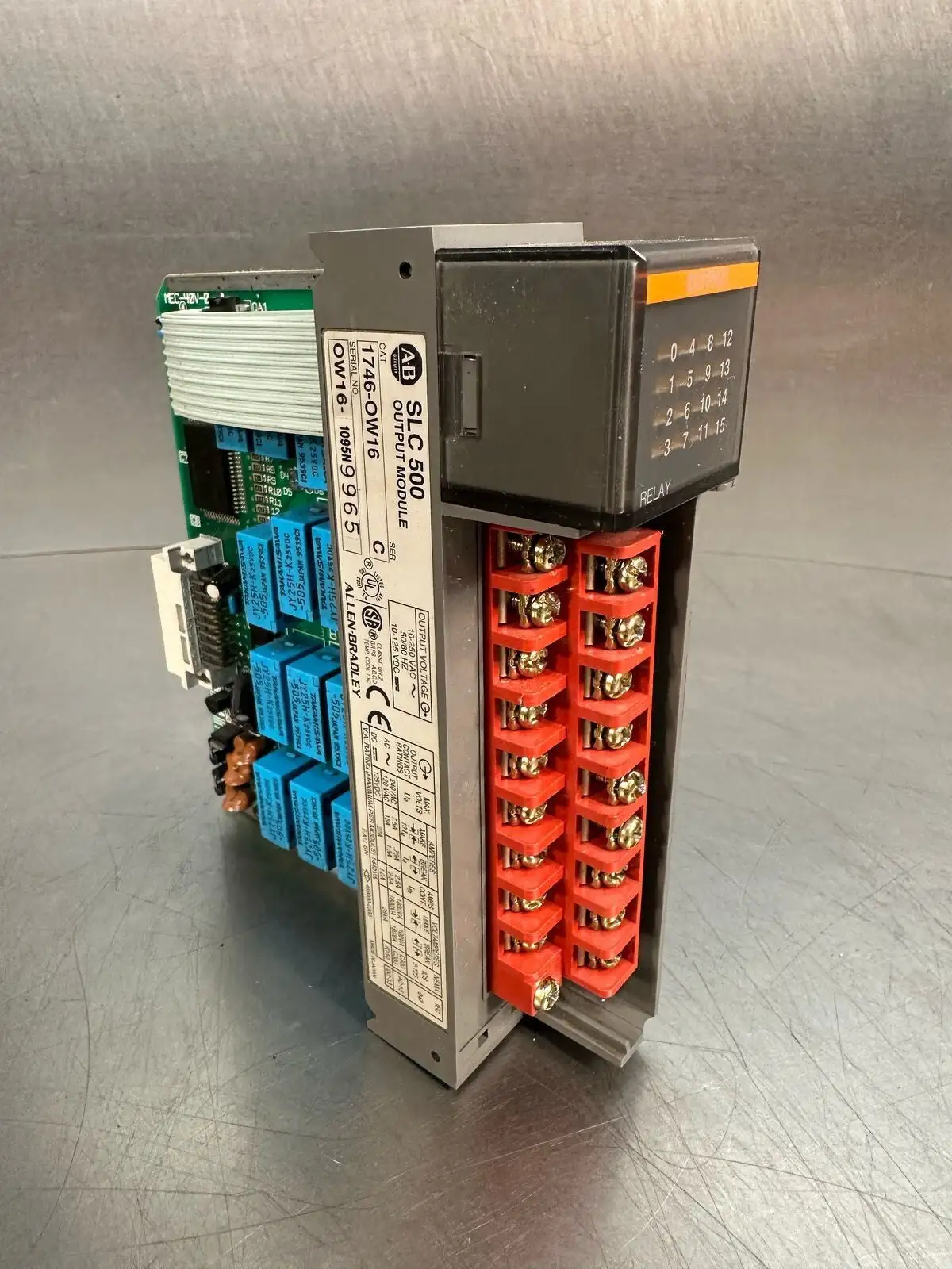 Allen Bradley 1746-OW16 /C SLC 500 Output Module 1746OW16 (7.4.3)