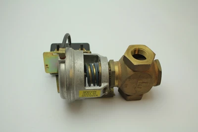 Used Johnson Controls V-3000-8011 Valves/Fittings California US | Davliegogo LLC #1729836