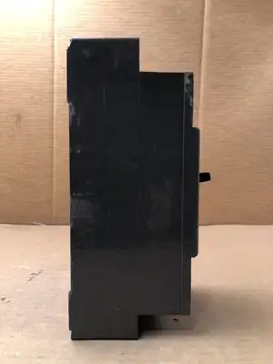 Westinghouse MARK 75 HF4015 15A 3 Pole High Frame Circuit Breaker 600VAC