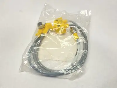 New | in-Stock TURCK DAISY CHAIN SPLITTER U0164-0 Misc Industrial Equipment | Maverick Industrial Sales #1100439
