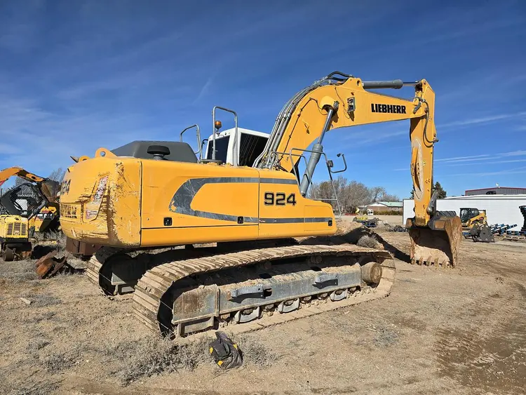 Used 2019 LIEBHERR R924 LC Crawler Excavators Utah US | Berry Machinery #910866